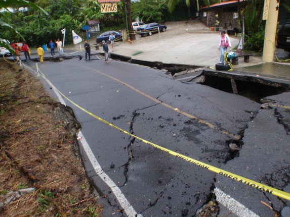 bad roads in Costa Rica